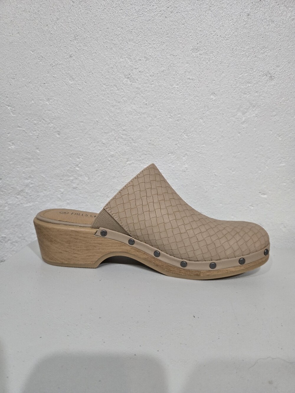 Falls Creek Tan Western Clogs - Picture 4 of 7